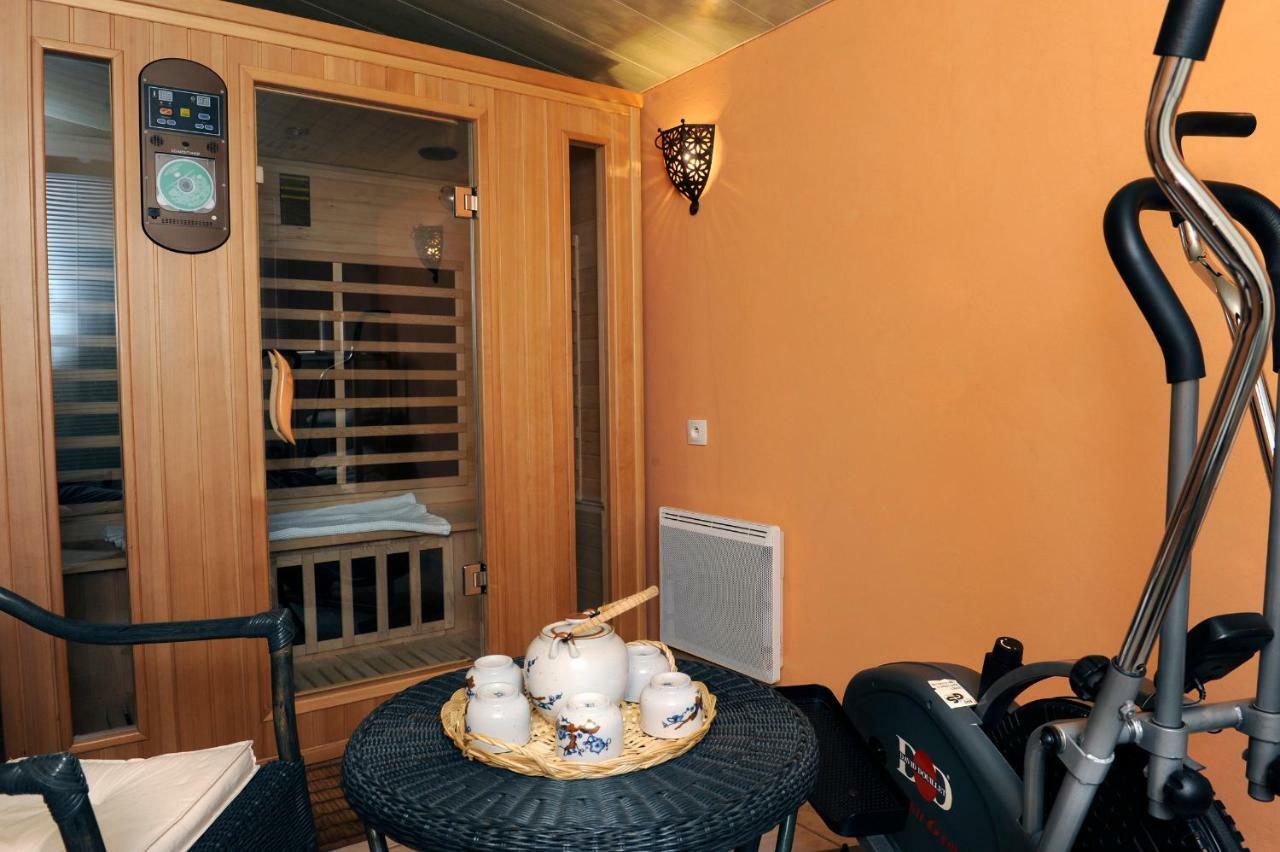 La Chambre D'Amis La Costignieres Montgueux ภายนอก รูปภาพ