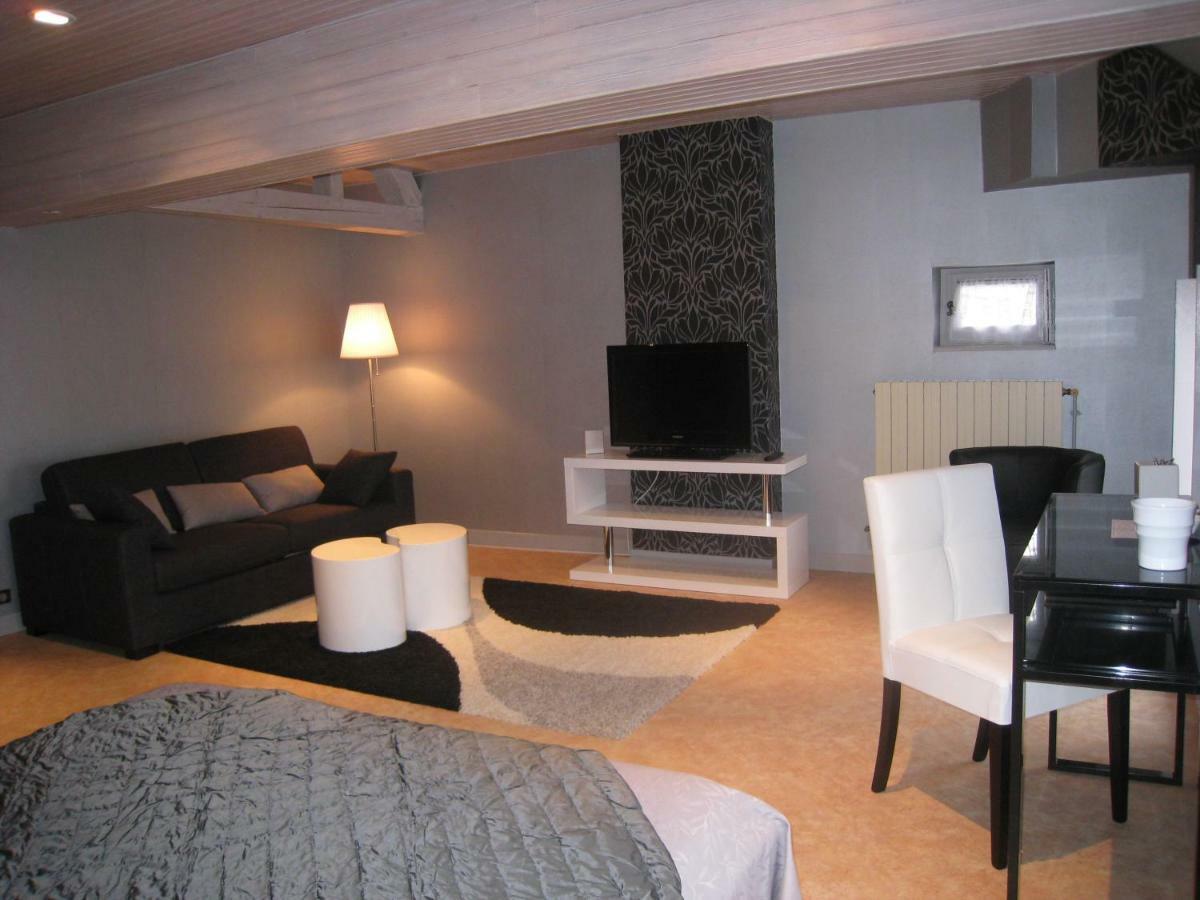 La Chambre D'Amis La Costignieres Montgueux ภายนอก รูปภาพ