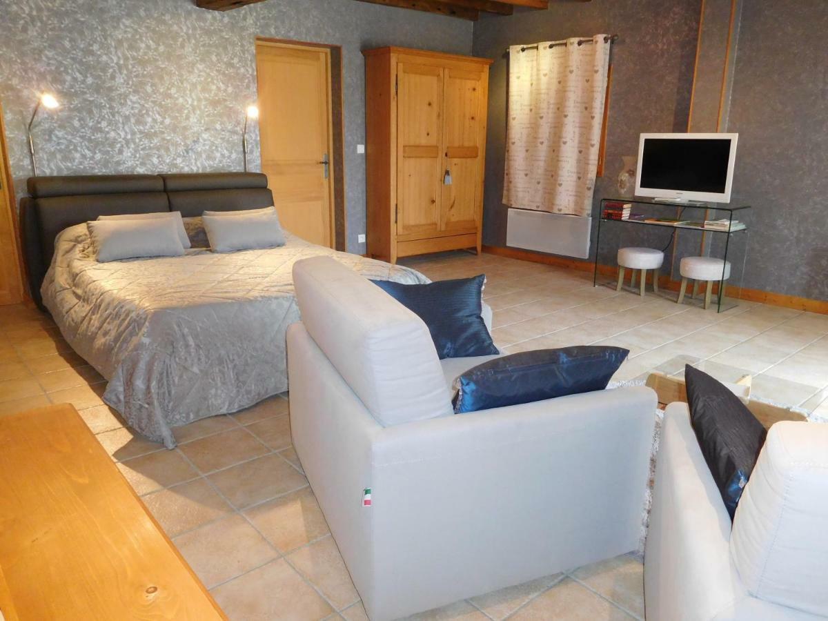 La Chambre D'Amis La Costignieres Montgueux ภายนอก รูปภาพ